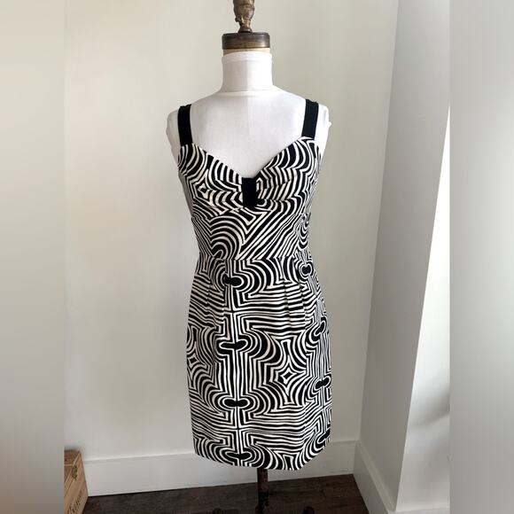 TRINA TURK BLACK AND WHITE GEOMETRIC PATTERN COCKTAIL DRESS SIZE 2 - Picture 1 of 6